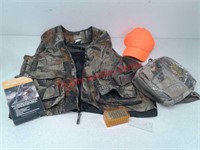 Hunting vest, fieldline bag, cap, 22 Mag ammo and
