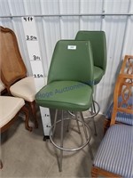 Set of 2 tall chairs