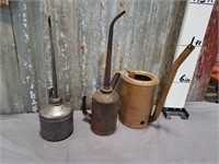Assorted oil cans with spouts, set of 3