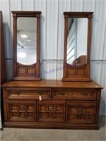 Wooden dresser w/ two upright mirrors