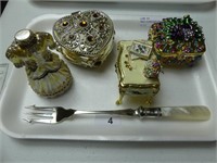 TRAY: 4 DRESSER TRINKET BOXES AND FORK