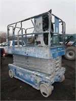 Genie 3246 Scissor Lift