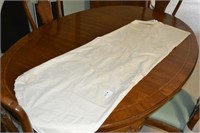 table cloth 110" oval