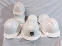 8 casques de chantier grandeur variés