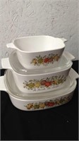 3 Corning Ware square baking dishes with 2 lids