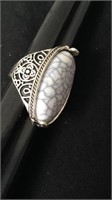 Large striated white gemstone ring size 8.5