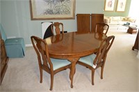 Henredon dining table with 6 chairs