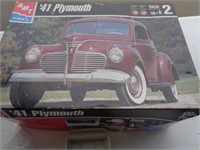 AMT '41 Plymouth Model Kit