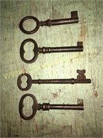 4 old antique skeleton keys