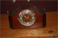 Vintage Mantle Clock with Key not tested