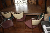 Retro Table & 5 Chairs need cleaning