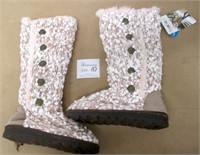 Muk Luks Ladies Size 7 Rose Gold Boots