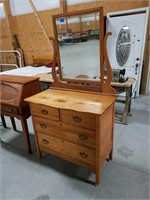 Light oak 4 drawer dresser with mirror