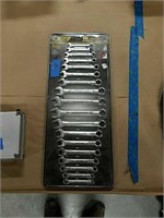 18 piece combination wrench set.