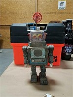 Japanese tin toy robot.- non functioning