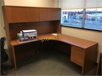 Corner Office Desk w/ Upper Unit