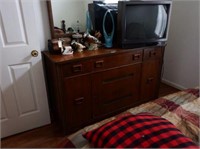 Mahogany finish five drawer two door dresser