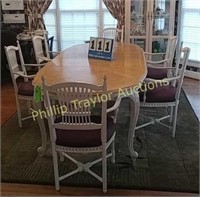 9 Foot Dining Table With 6 Captain Chairs