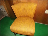 UPHOLSTERED ARM CHAIR