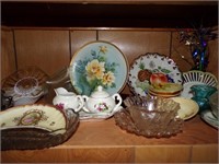 CHINA PLATES, GLASSWARE & OTHER DÉCOR