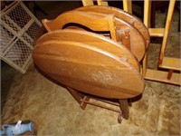 ROUND TOP WOODEN TV TRAYS W/ STAND