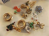 SELECTION OF CHRISTMAS & OTHER BROACHES