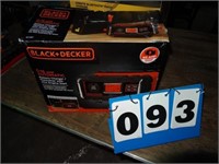 BLACK & DECKER 0 -15 AMP BATTERY CHARGER--WORKS