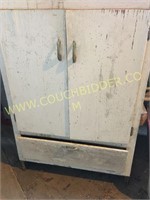 Antique white paint wooden 3 door kitchen cabinet