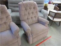 nice lazyboy recliner (1of2)