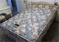Bed & Dresser (Full Size)