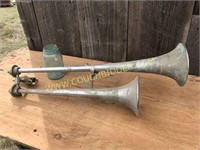 Vintage chrome air horn