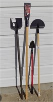 Lawn/Garden - Scrapers(3) mini shovel(1)