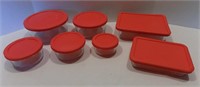 Kitchen - Pyrex containers (7) with red lids