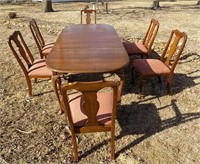 Furniture - Dining table w/chairs