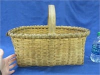 handmade gathering basket (wooden handle)