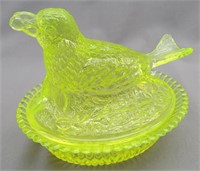 BIRD ON A NEST Vaseline Uranium Glass Dish /Lid