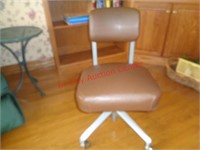STEELCASE VINTAGE OFFICE CHAIR -IN GREAT CONDITION