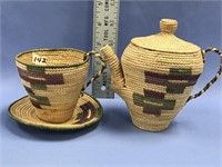 Hooper Bay grass tea cup and saucer and tea pot 5"