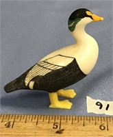 Approx. 3 /2'' carved ivory bird, scrimmed detaili