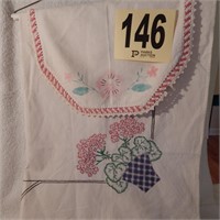 VINTAGE TABLE RUNNER AND TABLE TOPPER