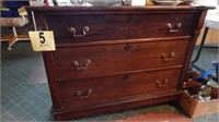 ANTIQUE 3 DRAWER DRESSER W/ DOVE TAIL JOINERY 33