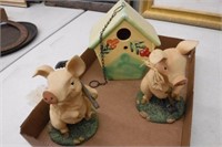 Birdhouse / Gardening Pigs