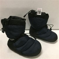 BAFFIN WINTER SHOES *KIDS SMALL*