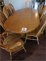 Oval Oak Dining Table With 6 Chairs (2 are