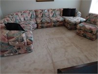 Sectional Sofa  W/Accent Pillows
