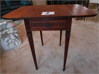 Double Drop Leaf Mahogany End Table with 1 Drawer
