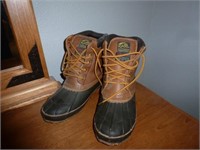 Pair of Men's Igloo Insulated Hunting Boots