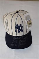 Robert Scott singed Yankees baseball hat