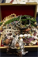 SELECTION OF COSTUME JEWELRY