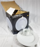 Porcelain dinnerware set